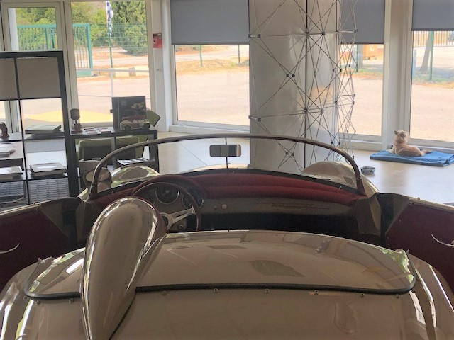 Porsche 356 Speedster Red interior